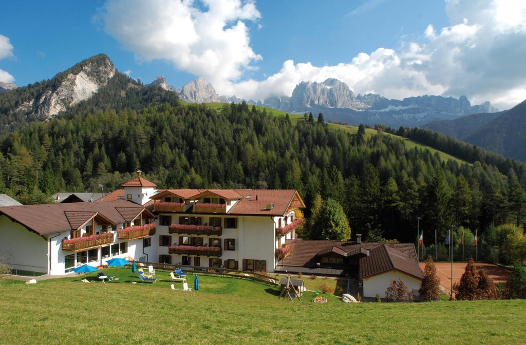 Dolomitenhotel Weisslahnbad Tires Kültér fotó